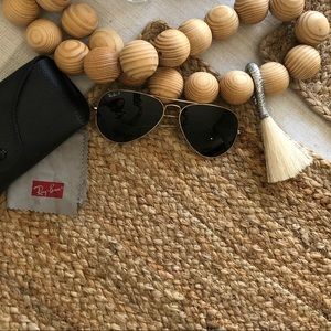 RAY-BAN Polarized Aviators. Style RB3025.